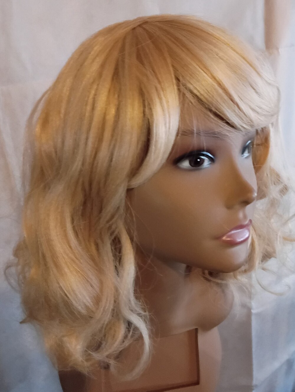 Blonde Wavy Bob Wig - Natural Light Blonde Hairpiece